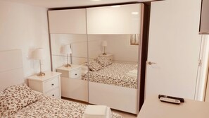 3 chambres, fer et planche à repasser, Wi-Fi, draps fournis