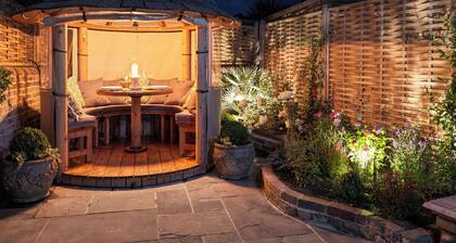 Quaint 18th Century Fishermans Cottage in Lymington