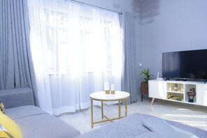 Apartment | Living area | TV