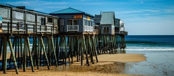 Steps to Beach, Pier and Palace Playland!  (464)