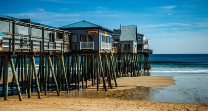 Steps to Beach, Pier and Palace Playland! (464)