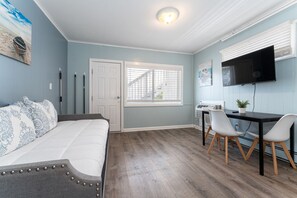 1 habitación, tabla de planchar con plancha, wifi gratis y ropa de cama 