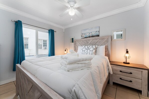 1 habitación, tabla de planchar con plancha, wifi gratis y ropa de cama 