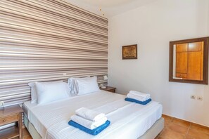 3 chambres, fer et planche à repasser, accès au Wi-Fi (inclus)