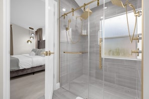 Shower, hair dryer, bidet, towels