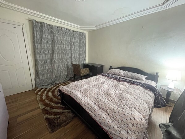 3 bedrooms, iron/ironing board, WiFi, bed sheets