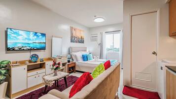 1 bedroom, in-room safe, iron/ironing board, free WiFi