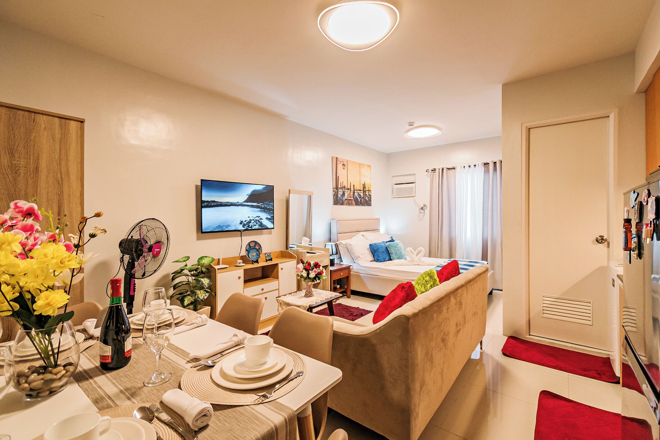 Smart TV, fireplace, books