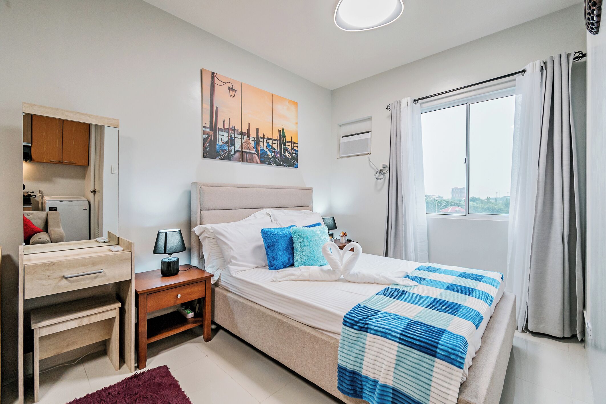 1 chambre, coffres-forts dans les chambres, fer et planche à repasser