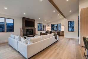 TV connectée, cheminée