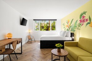 스탠다드룸, 킹사이즈침대 1개 및 소파베드, 금연 | 객실 내 금고, 책상, 노트북 작업 공간, 다리미/다리미판