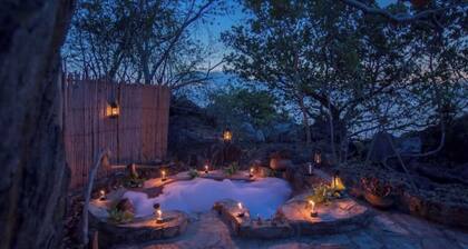 Nkwichi Lodge, self-catering luxury chalet Niassa C