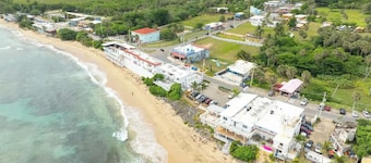Cozy Studio Type Apartment across Jobos Beach, Isabela. WIFI & A/C.