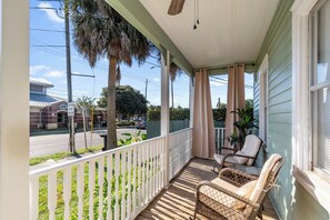 Terrace/patio - Historic Home Near Downtown Pensacola - Only 8.8 Miles To The Beach! (Pensacola)