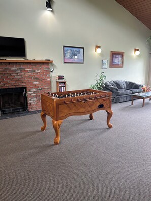 Game room - Ski, Hike and Bike All You Like, right to the very front door (Kimberley)