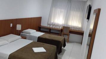 Quarto duplo, vista para a cidade | Wi-Fi de cortesia