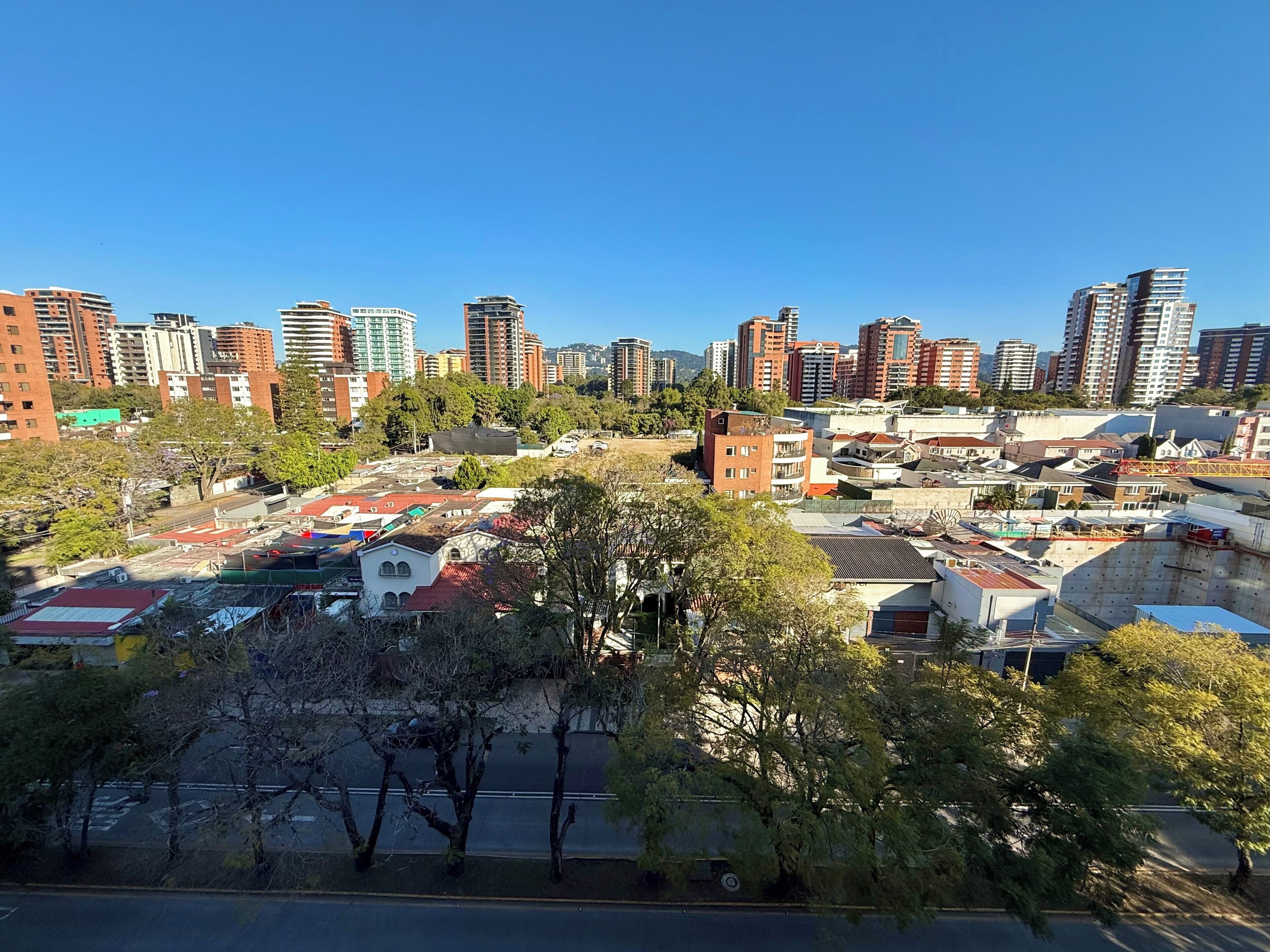 Suite estudio Deluxe, balcón, vista a la ciudad | Vista desde la habitación