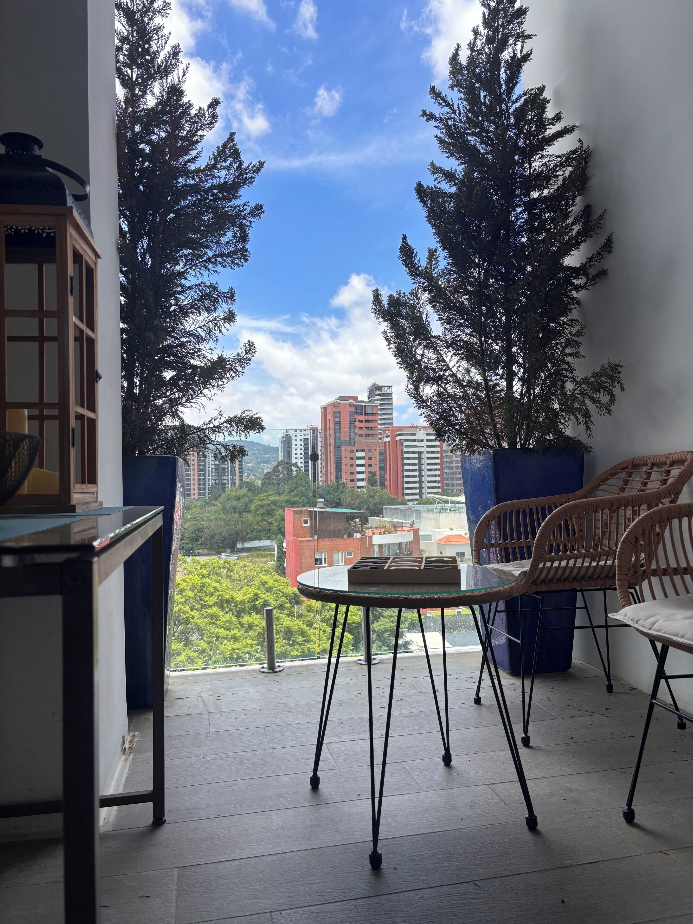 Suite estudio Deluxe, balcón, vistas a la ciudad | Balcón