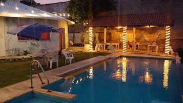 Utomhuspool