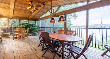 La Marina Inn :Peaceful Waterfront Next Door to 6 Acres Waterfront Park w Marina