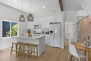 Fridge, microwave, oven, stovetop - 4BR (Sleeps 10!)Heart of Little Italy: Walk to Dining & Fun! (San Diego)