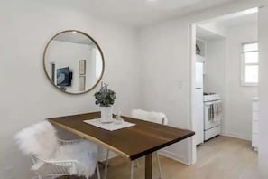 Dining - Little Italy Gem: 1BR Casita - Walk to San Diego Hotspots (San Diego)