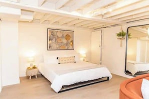 1 slaapkamer, een bureau, een strijkplank/strijkijzer, gratis wifi