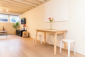 Interior - Little Italy Studio: Downtown, Free Parking & More! (San Diego)