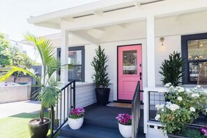 Exterior detail - 3BR Home Free Parking + Huge Patio + Backyard! Walk to Entertainment (San Diego)