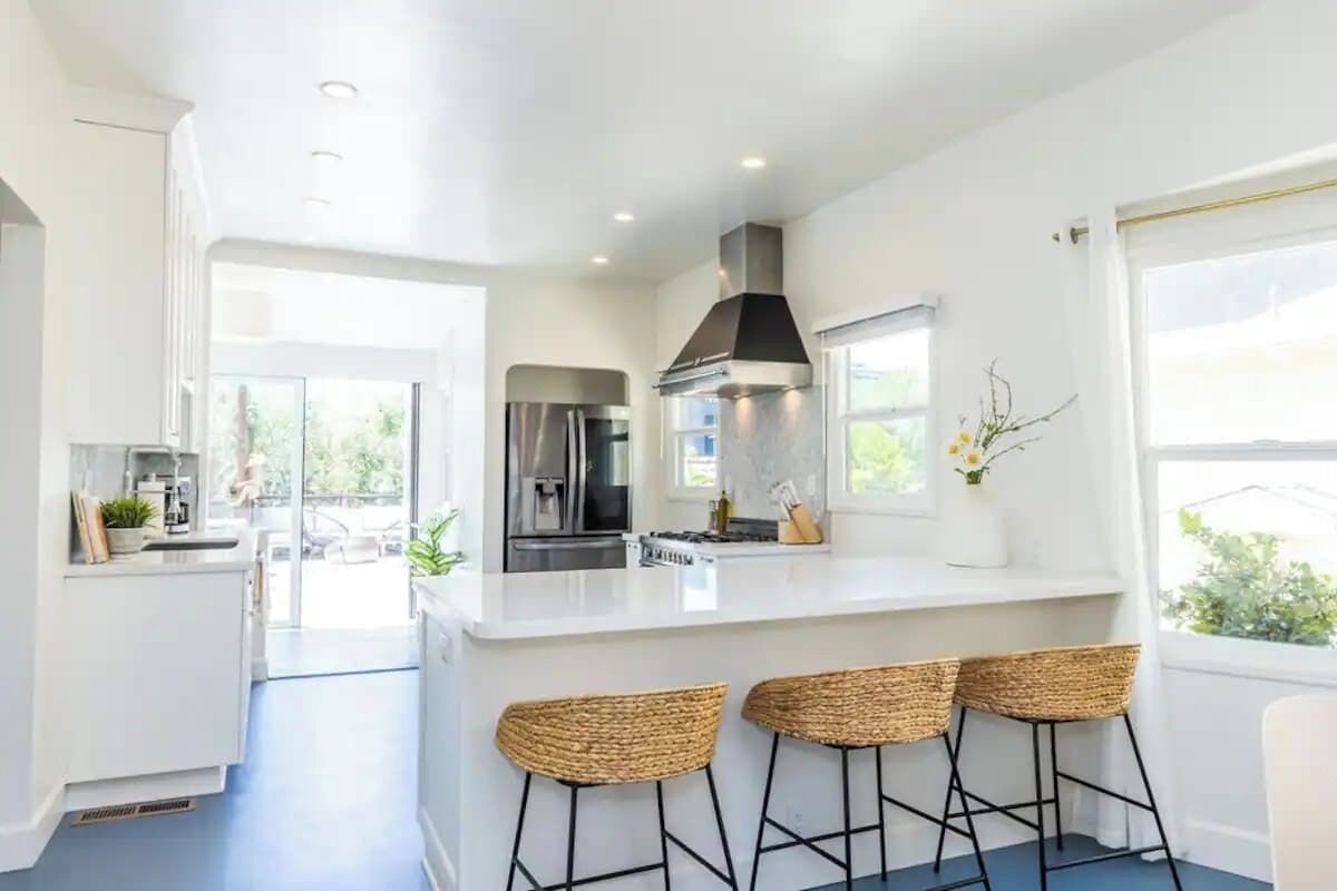 ثلاجة، ميكروويف، فرن، موقد طهي مسطح