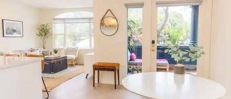 Televisión, oficina