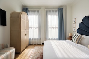 1 bedroom, premium bedding, down comforters, pillowtop beds