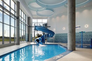 Una piscina techada