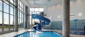 ฮอลิเดย์ อินน์ เอ็กซ์เพรส มอนทรีออล แอร์พอร์ต - แซงต์-โลรองต์ บาย IHG