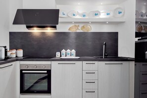 Refrigerador, microondas, horno y lavavajillas 