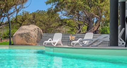 BEAUTIFUL VILLA SURROUNDED BY JUNIPER TREES 800 METERS FROM THE SEA