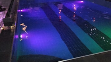 2 piscine all'aperto