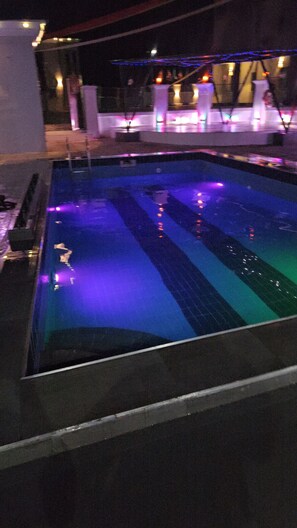 2 outdoor pools - MEOLINOL HOTEL (Benin City)