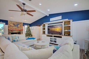 Una Smart TV, una chimenea