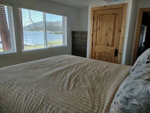 4 bedrooms, WiFi, bed sheets, wheelchair access