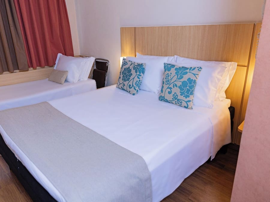 Superior Triple Room | Desk, laptop workspace, blackout curtains, soundproofing