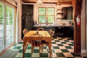 Fridge, microwave, oven, stovetop - Cottage at Forest Inn - Delightful 2-bedroom cottage in delightful Douglas (Douglas)