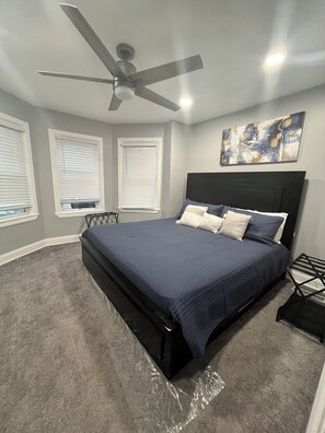 3 室のベッドルーム、アイロン / アイロン台、WiFi、ベッドシーツ