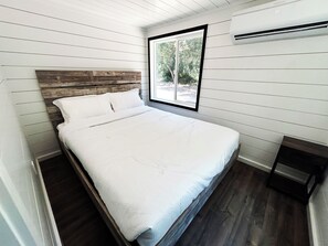 2 bedrooms, iron/ironing board, free WiFi, bed sheets - Merlot Cabin @ Vinyard Winery, 4 Adults, 2 Kids, WiFi, AC, Fallbrook (Fallbrook)