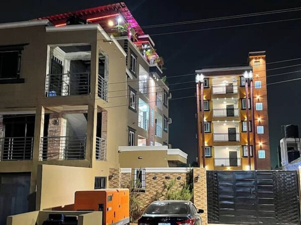 Exterior - Cozy 1-bedroom apartment in welcoming Greater Accra Region with AC (Greater Accra Region)