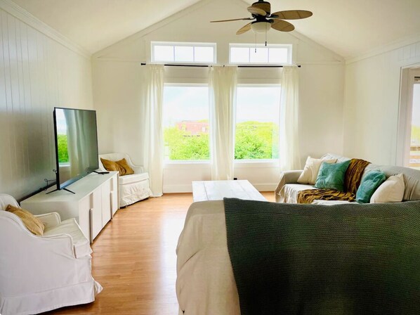 Smart TV, video games