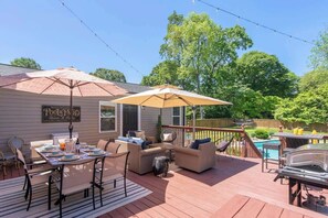 Outdoor dining - Living The Dream in Belmont N.C. / Heated Pool! (Belmont)