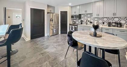 Black and white chic retreat