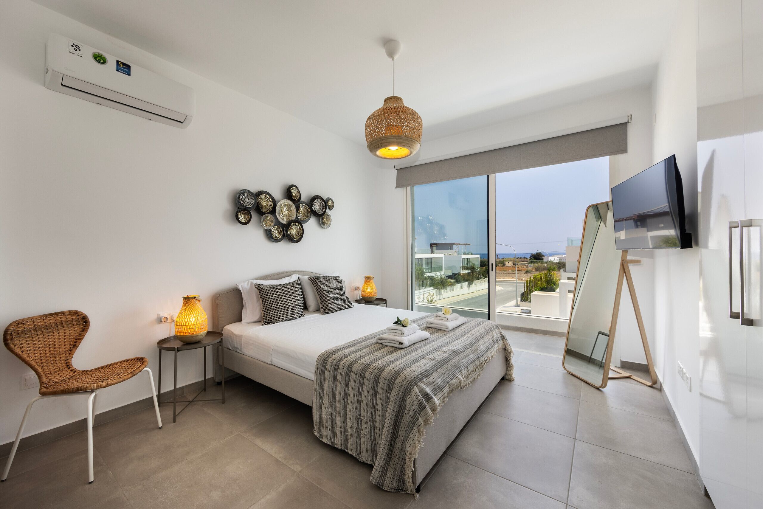 6 bedrooms, in-room safe, iron/ironing board, WiFi (free)