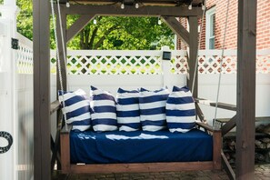 Property grounds - King Bed | Fire Place | Chefs Kitchen | Fast WiFi (Port Matilda)